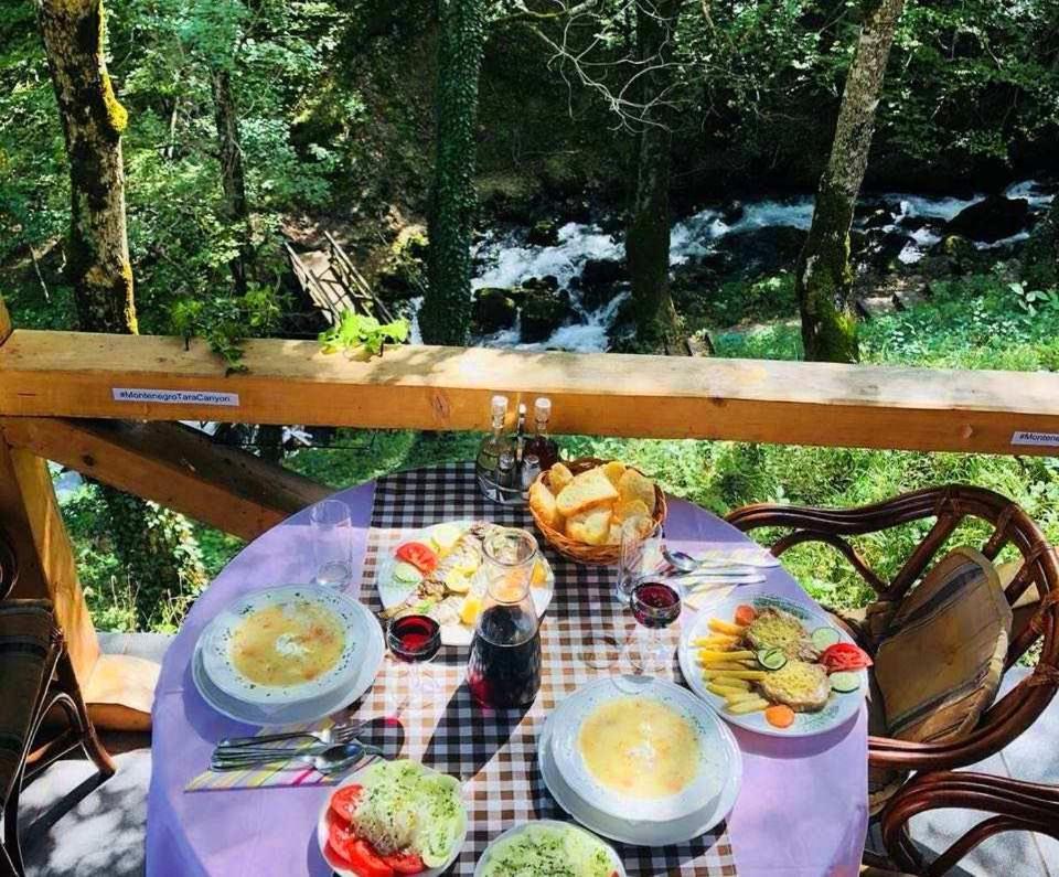 Hotel Ravnjak Dobrilovina Экстерьер фото